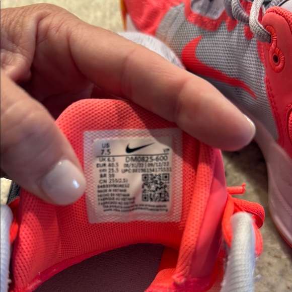Nike Gray and Pink Athletic Shoes - Picture 3 of 4